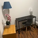 Zimmer In Innenstadtwohnung