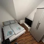 Zimmer In Innenstadtwohnung