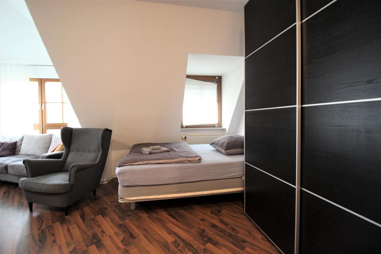 Zimmer In Innenstadtwohnung Homestay *