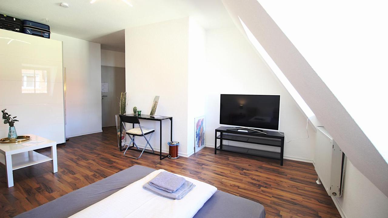 Zimmer In Innenstadtwohnung Homestay *