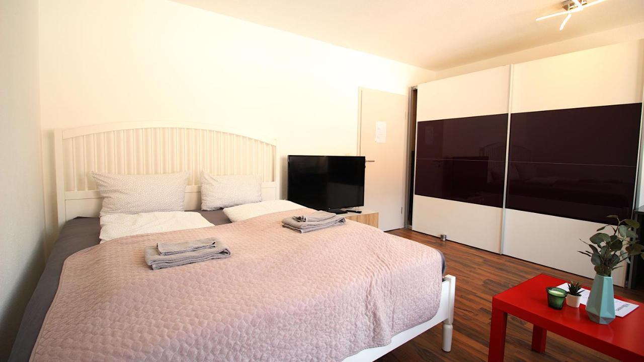 Zimmer In Innenstadtwohnung *