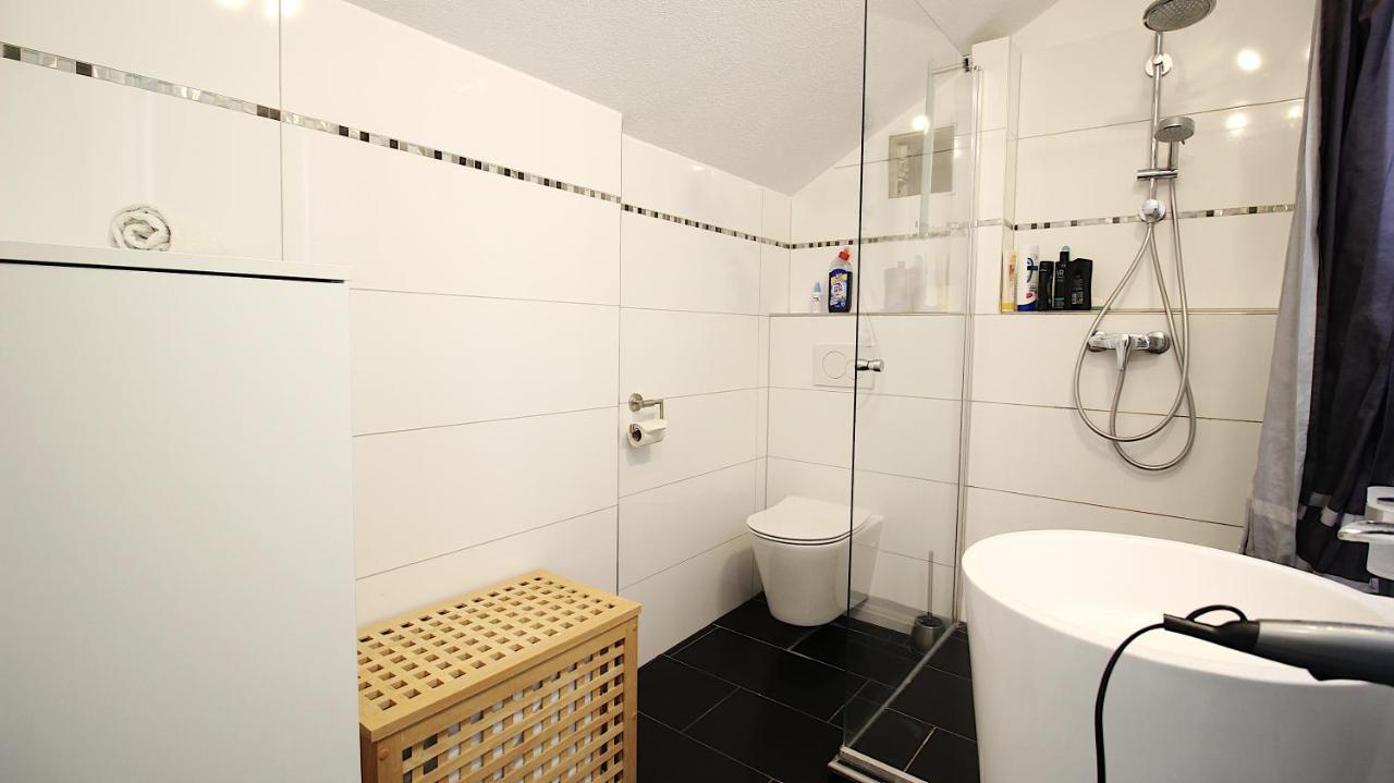 Zimmer In Innenstadtwohnung