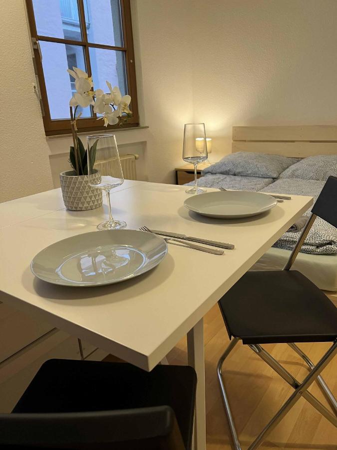 Zimmer In Innenstadtwohnung Homestay *
